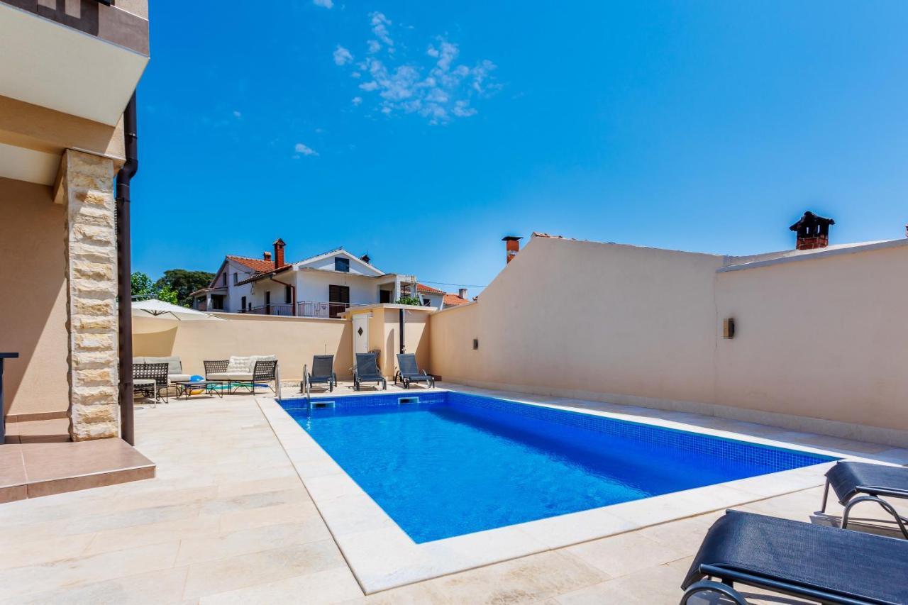 Villa Queen Jelena Galižana Extérieur photo